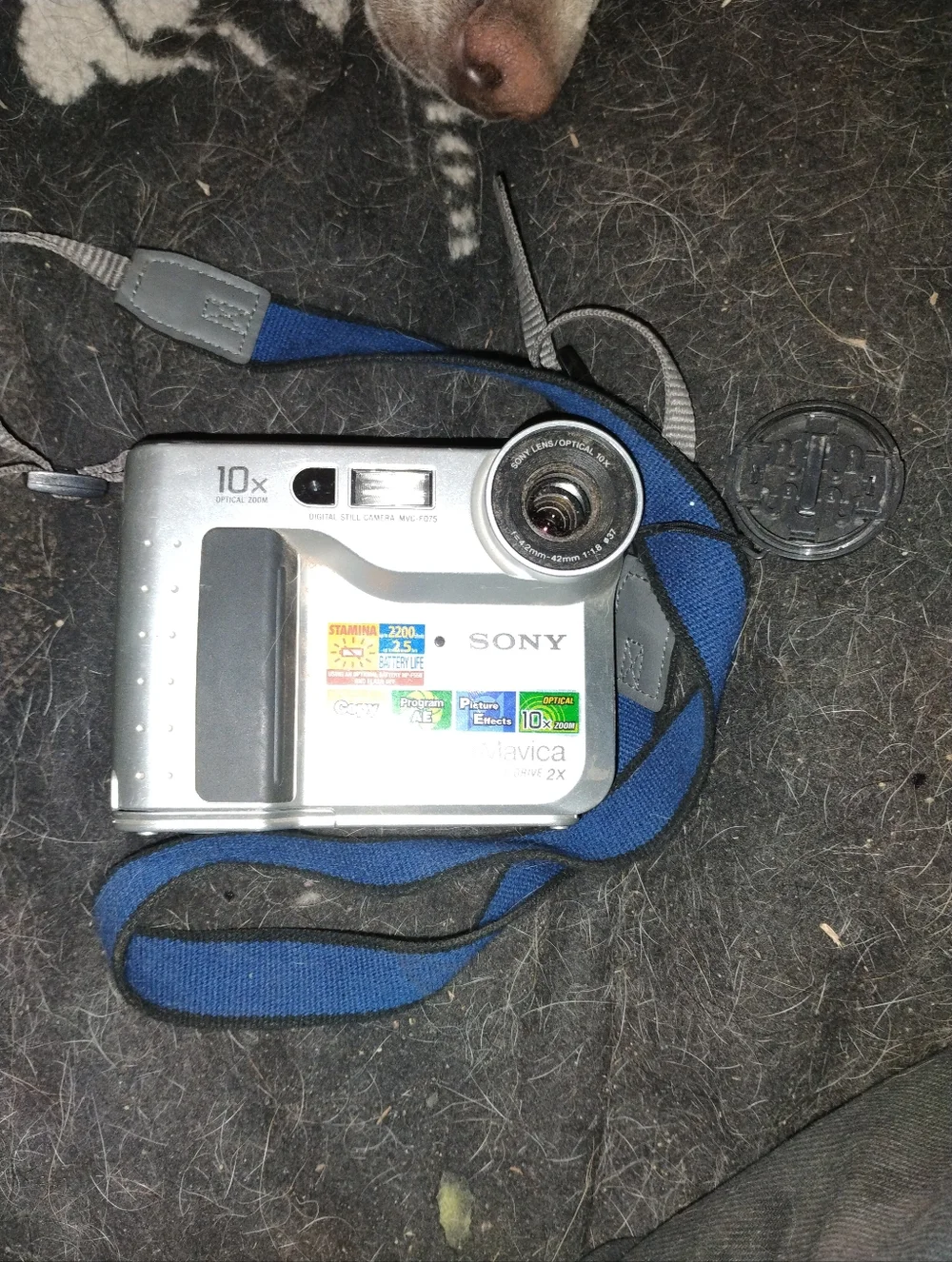 Sony FD Mavica MVC-FD75 Digital Still Camera with 3.5 Floppy NO BATTERY UNTESTED